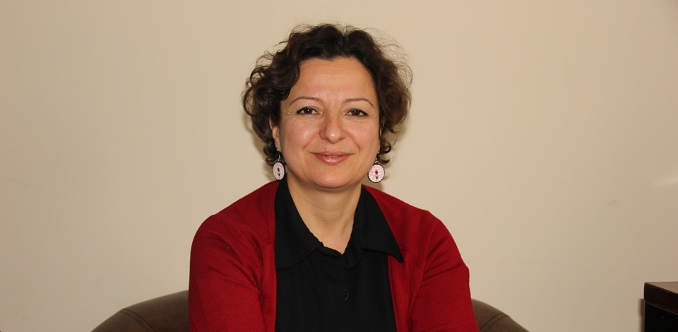 Kocaelinin alternatifi HDP adayı Nilay Etiler